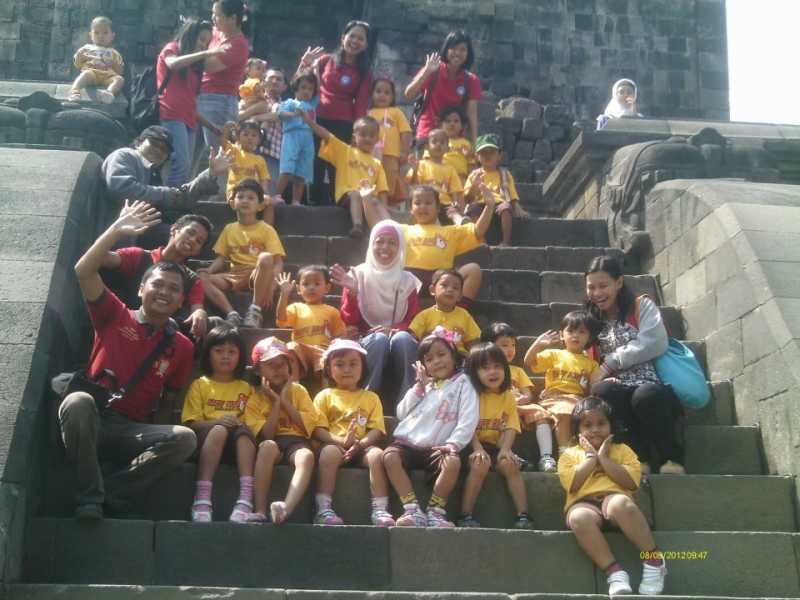 Foto bersama saat minitrip ke Borobudur#|#|#|||0