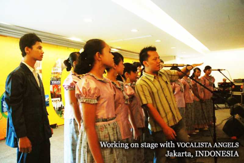 Vocalista Angels - Jakarta#|#|#Working on stage with Vocalista Angels Jakarta, INDONESIA|||0.2