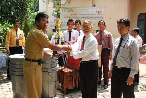 Juara Adiwiyata dari pemkot