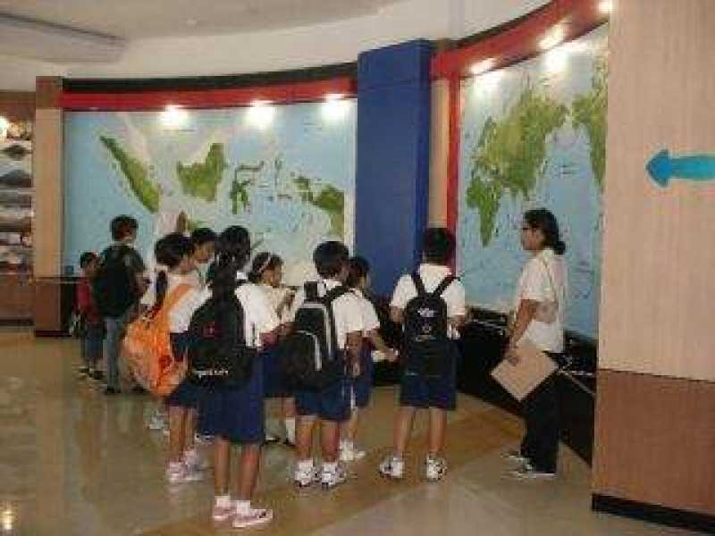 Fieldtrip ke Museum Merapi#|#|#Anak-anak berkesempatan mengunjungi Museum Merapi di daerah Kaliurang Jogjakarta. Di empat tersebut anak-anak belajar mengenal tentang gunung berapi, khususnya gunung Merapi.|||0