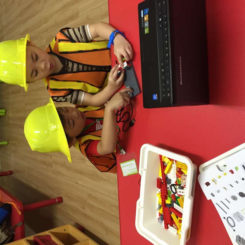 Junior Robotic #|#|#Uses Lego to construct and Learn the basic programming |||0.42857142857143