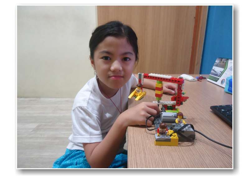 FUN WITH PROGRAM (8-9yrs)#|#|#Sebuah level dimana anak-anak mempelajari <br />
materi pembelajaran membangun dan <br />
memprogram model sederhana dengan <br />
software activity wedo menggunakan <br />
komputer.|||0.28571428571429
