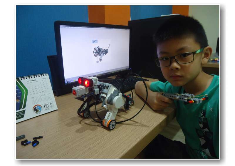 PROGRAMMING (12-18yrs)#|#|#Kelas programming merupakan level advanced<br />
berisikan materi pembelajaran tentang penggunaan <br />
sensor dan mempelajari pemrograman dari tingkat <br />
sederhana hingga rumit dengan menggunakan software EV3|||0.57142857142857